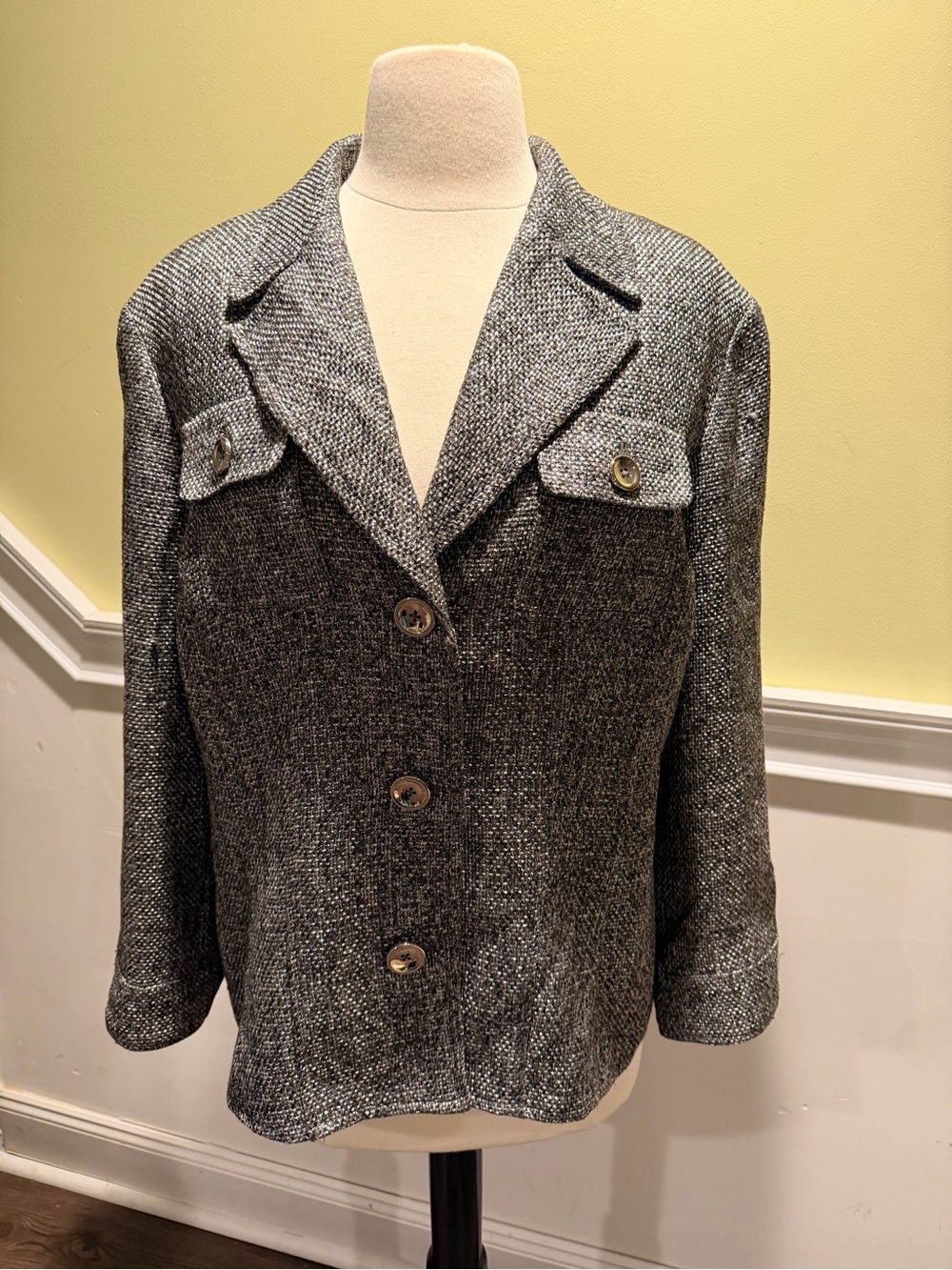 Jones New York Signature Gray/Silver Textured Button-Front Women's Jacket